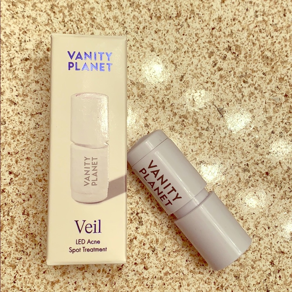 Vanity Planet LED acne spot light Veil